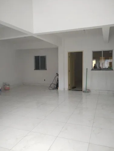 Vendo ou troco por apartamento casa no bairro luzia próximo do conjunto Médici.