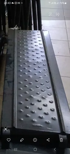 Vendemos plataforma metálica