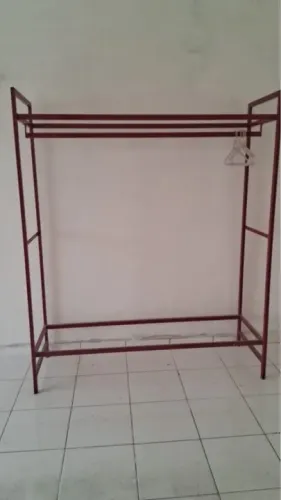 Arara de metalon