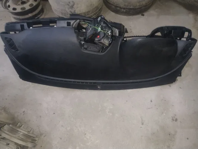 tabelier do fastback com cintos módulo e espoleta(falta bolsa do volante)