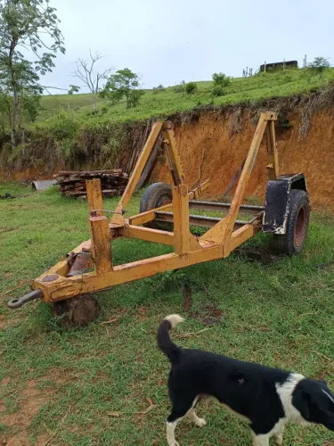 Carreta suporte de bobinas de cabos