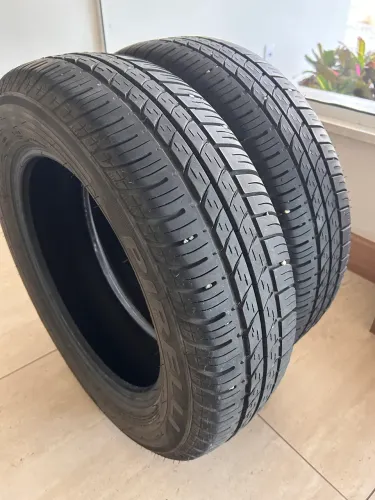 PAR DE PNEUS PIRELLI cinturato p4 175 65 R15