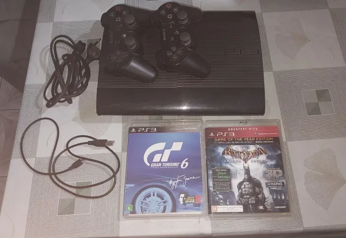 Playstation 3 Super Slim Usado Conservado + 2 Controles + 2 Jogos