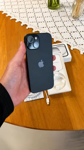 iPhone 15 128GB preto