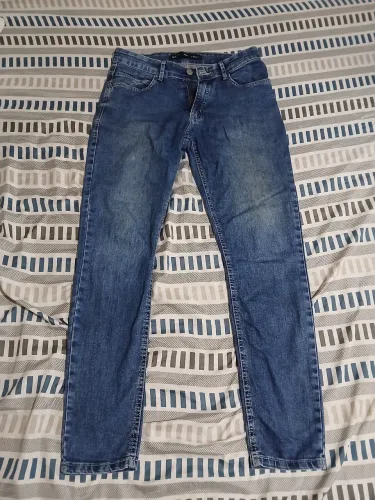 Calça jeans masculina usada