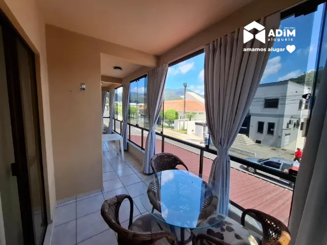 Casa para Aluguel em Itapema - 3 Quartos, 1 Suíte, Bairro Várzea