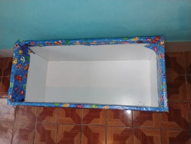 Baú com rodinhas para brinquedos, roupas, entre outras coisas