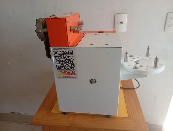 Vende-se máquina modeladora de salgado