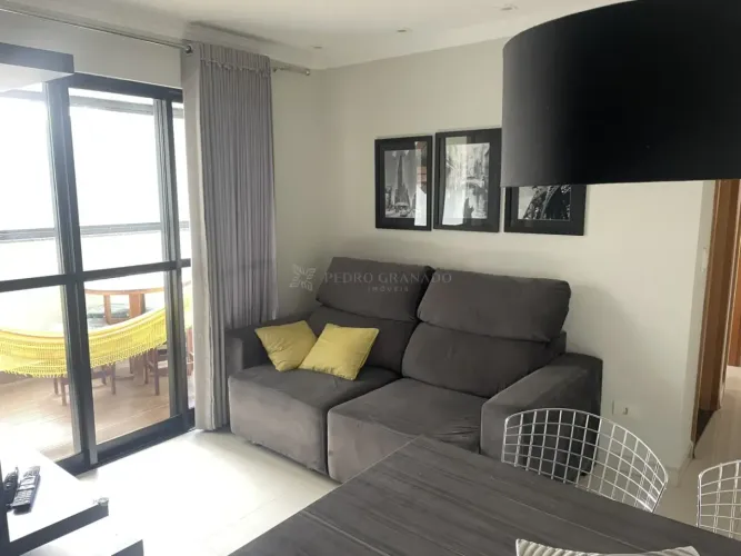 Apartamento com 02 Dormitórios - Zona 07