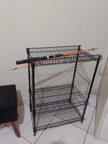 Vendo organizador metálico e vara de pesca