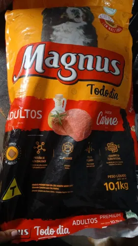Ração magnus sabor carne . Pacote 10 kilos