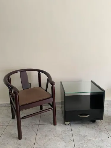 Mesa e cadeira 