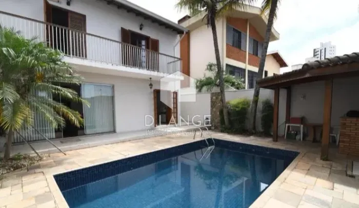Casa à venda no bairro Vila Brandina em Campinas