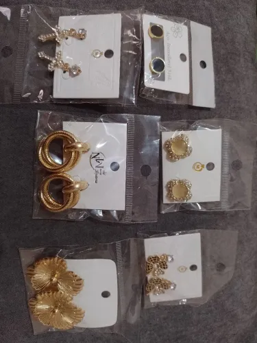 Vende-se bijuterias todas por 30 reais tem que retirar ou paga entrega 