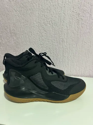 Tênis Under Armour Bankshot Preto Masculino 43