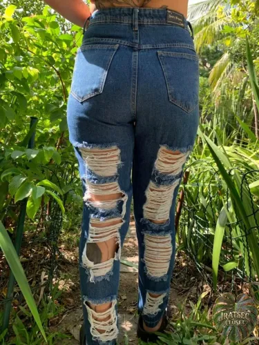 Calça Jeans feminina - Destroyed