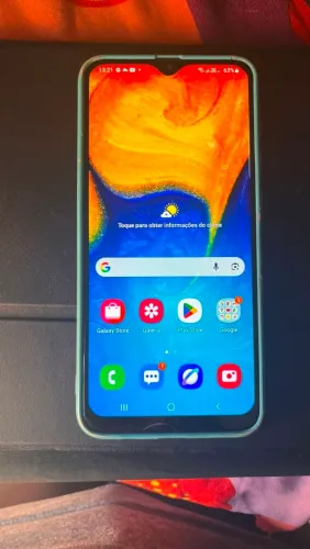 Galaxy a20 usado tem marcas de uso