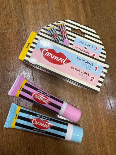 Carmed Kit 1 Esfoliante 10g + 1 Ultra Gloss 10g
