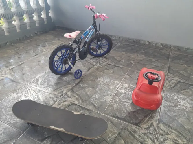 Kit Brinquedos - bicicleta,  skate e carrinho