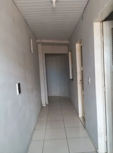 Alugo Ótimo apartamento com ótima localização no montese. 