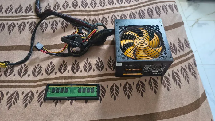 Vendo fonte e memória Ram de brinde