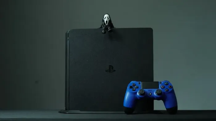 Console PlayStation 4 Slim Seminovo - 1TB + Controle DualShock 4 por R$ 1.299 | 604673