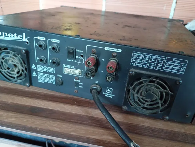 Amplificador apotek 4400
