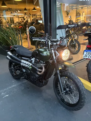 Triumph Street scrambler 900 cc