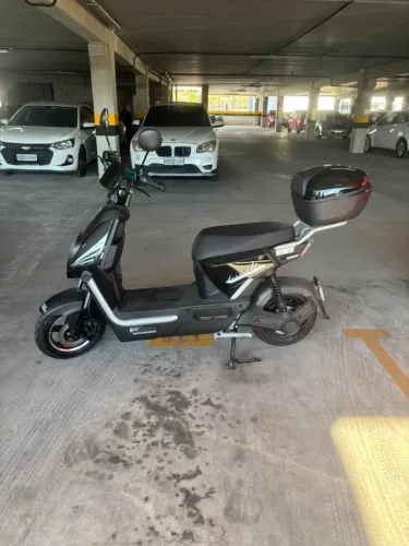 Scooter elétrica sem uso, nenhum detalhe