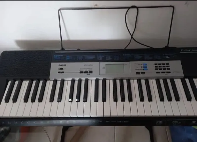 Teclado Casio CTK 1550 pouco usado