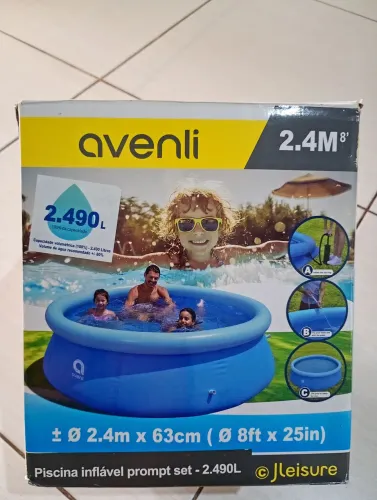 Piscina inflável usada apenas uma vez 