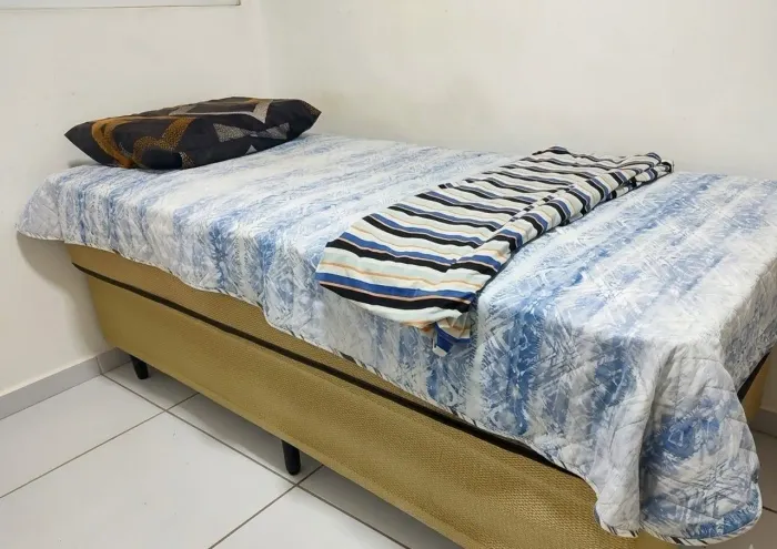 Vendo cama box plumatex alta