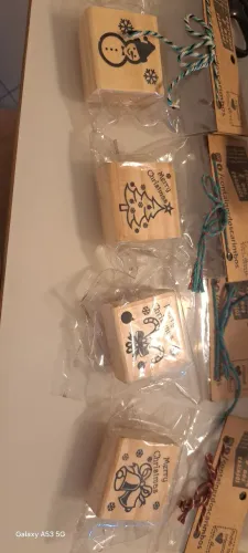 Quatro carimbos com temas natalinos