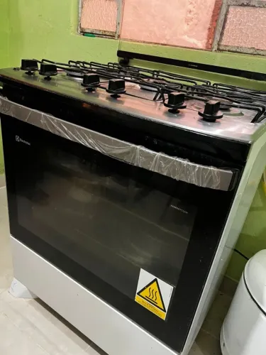 Fogão Electrolux 5 Bocas Inox com Forno VaporBake