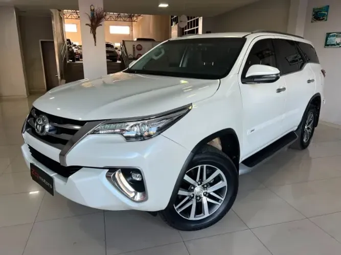 Toyota Hilux SW4 SRX 4X4 2.8 TDI 16V Dies. Aut. 2018