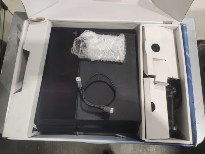 PS4 FAT DESBLOQU3AD0 1500GB COM LOJAS E JOGOS JA INSTALADOS