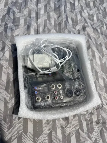 Mesa de Som e Interface 4 canais USB Bluetooth CMX4C