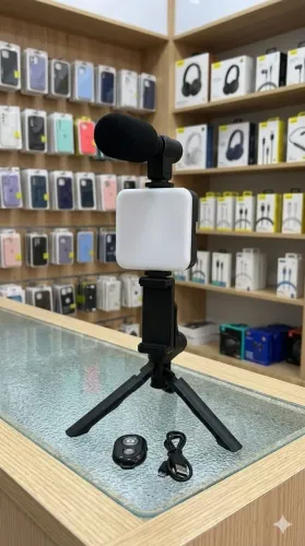 MINI TRIPÉ INOVA COM LUZ E MICROFONE 