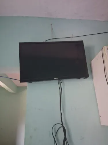 Vendendo uma televisão 24 polegadas está funcionando