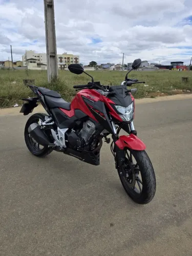 Vendo CB300F TWISTER 2023 - ÚNICO DONO