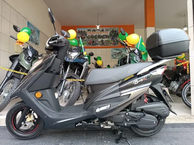 Lindy 125 2018 preta