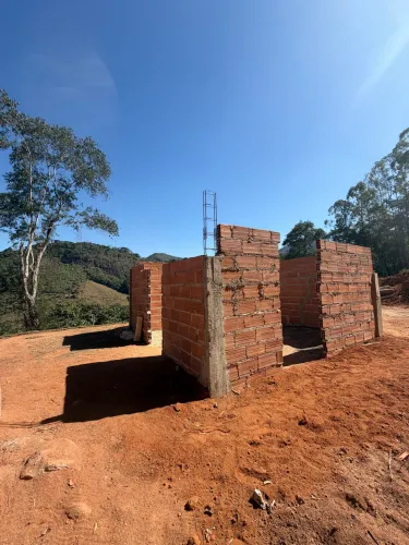 Domingos Martins Galo Terreno com casa começada apenas 500 metros do asfalto