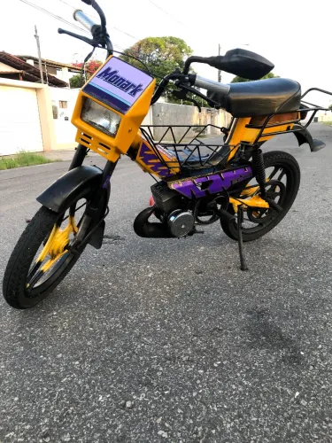 Mobylette Monark com motor novo.