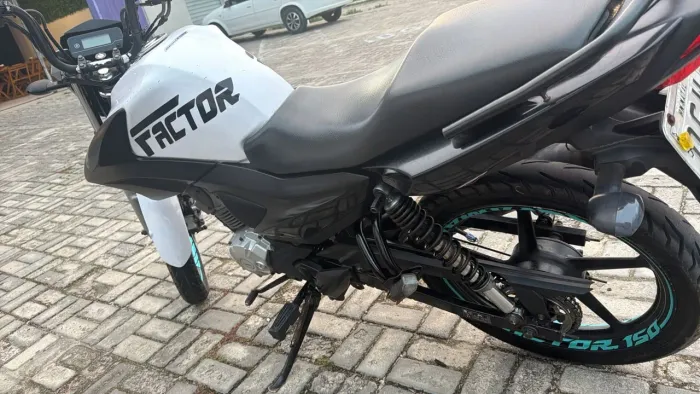 Vende-se moto