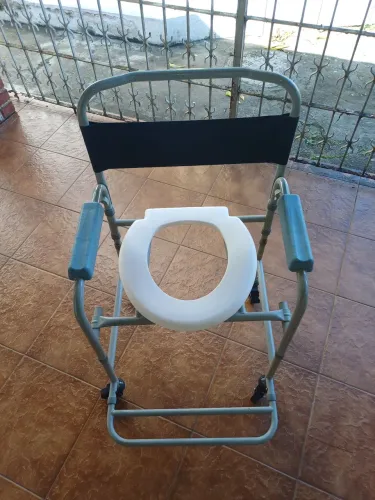Cadeira de rodas de banho