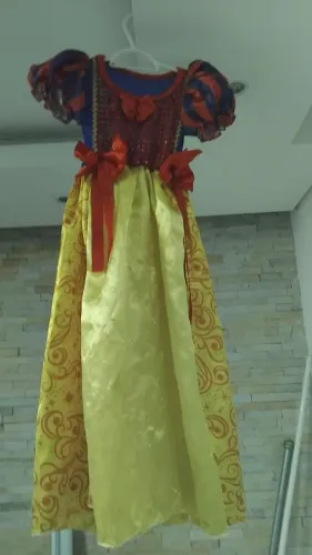 Fantasia Infantil Branca De Neve Luxo Tam 5 A 6 Anos Só Vestido R$100