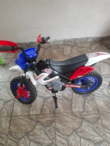 Moto elétrica infantil