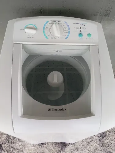 Máquina de lavar roupa 9kg