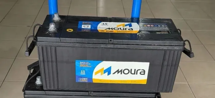 Vendo duas baterias de caminhão para paredão de 180AMP uma 2025 a outra 2024