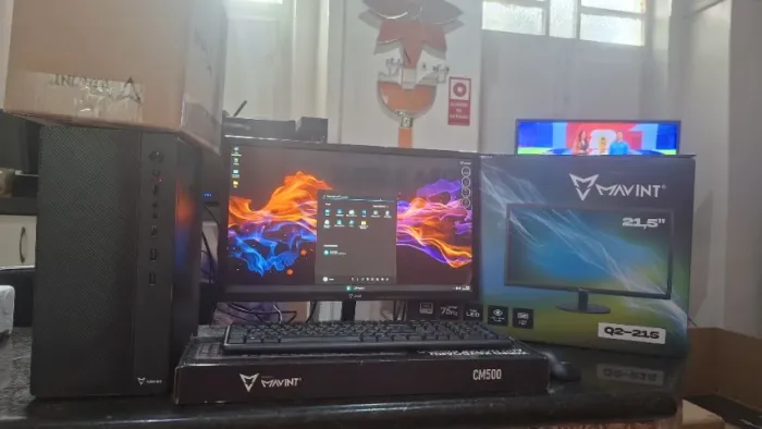 Computador completo Processador Novo i5 , 8 giga de memoria , SSD 120 GIGA , monitor 21